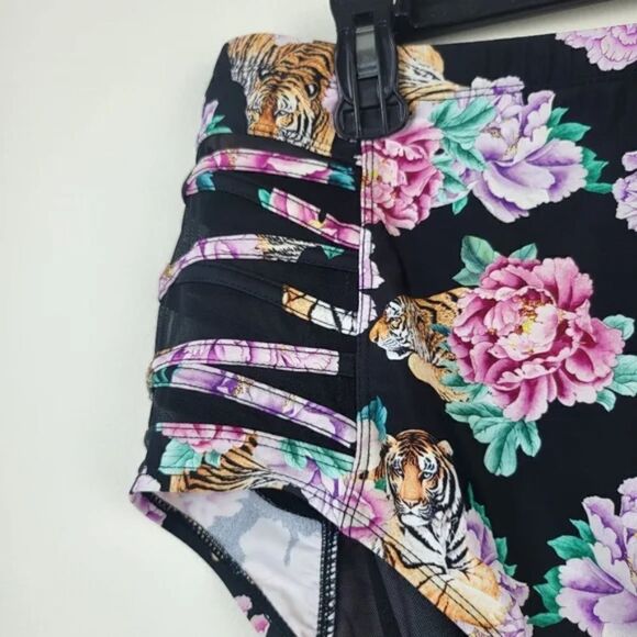 Torrid Swim Bottom Bikini Black Tiger Floral 2X - Picture 6 of 8